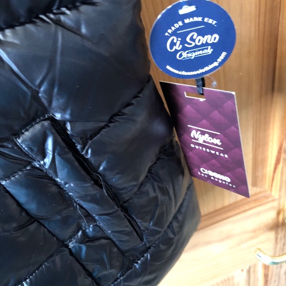 Mens vest - Picture 4 of 12